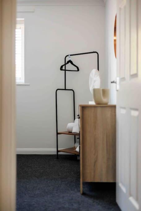 2 Bedroom House-Driveway - Bournemouth Hospital - Long Stay Discounts - Lima Apartments Ltd Exterior photo